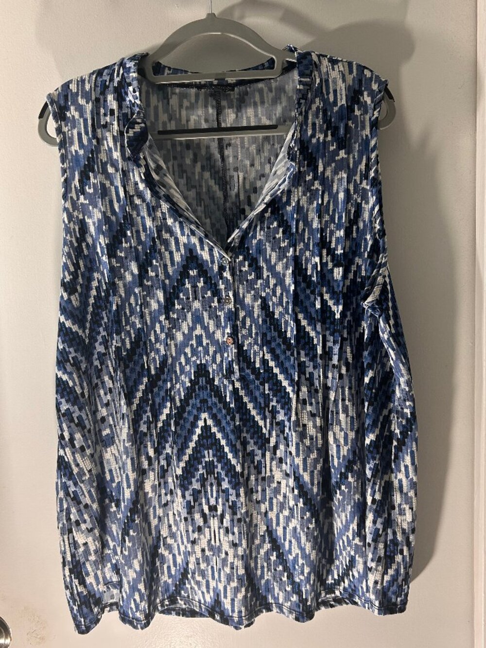 Ava & Grace Plus-Size Sleeveless Abstract Print Blouse 2X Blue Flowy Top